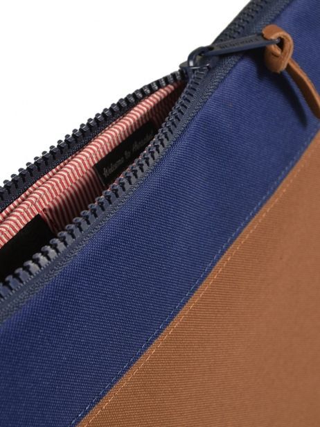 Laptophoes Herschel Bruin classics 10054-11 ander zicht 1
